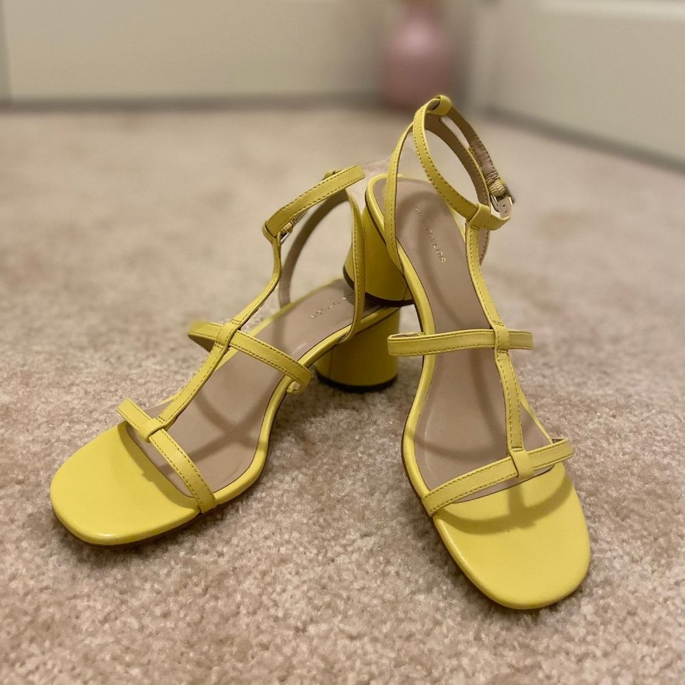 Ann Taylor Holland Leather Block Heel Sandals (Yellow ) Size 7.5